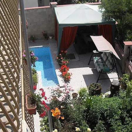 Vlad - Tanya Guest house *